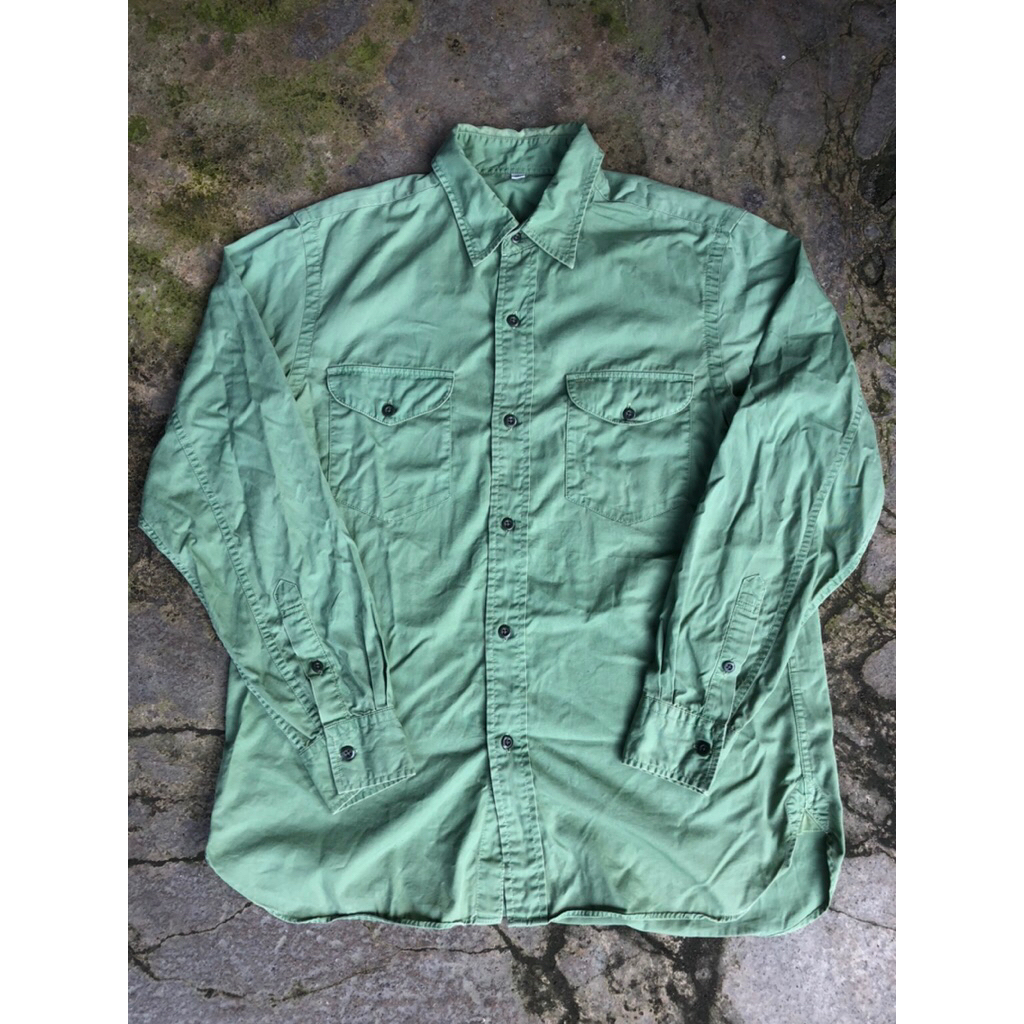 kemeja uniqlo 107 military