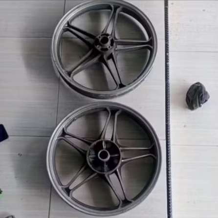 Velg Depan Belakang Thunder 125 Original seken