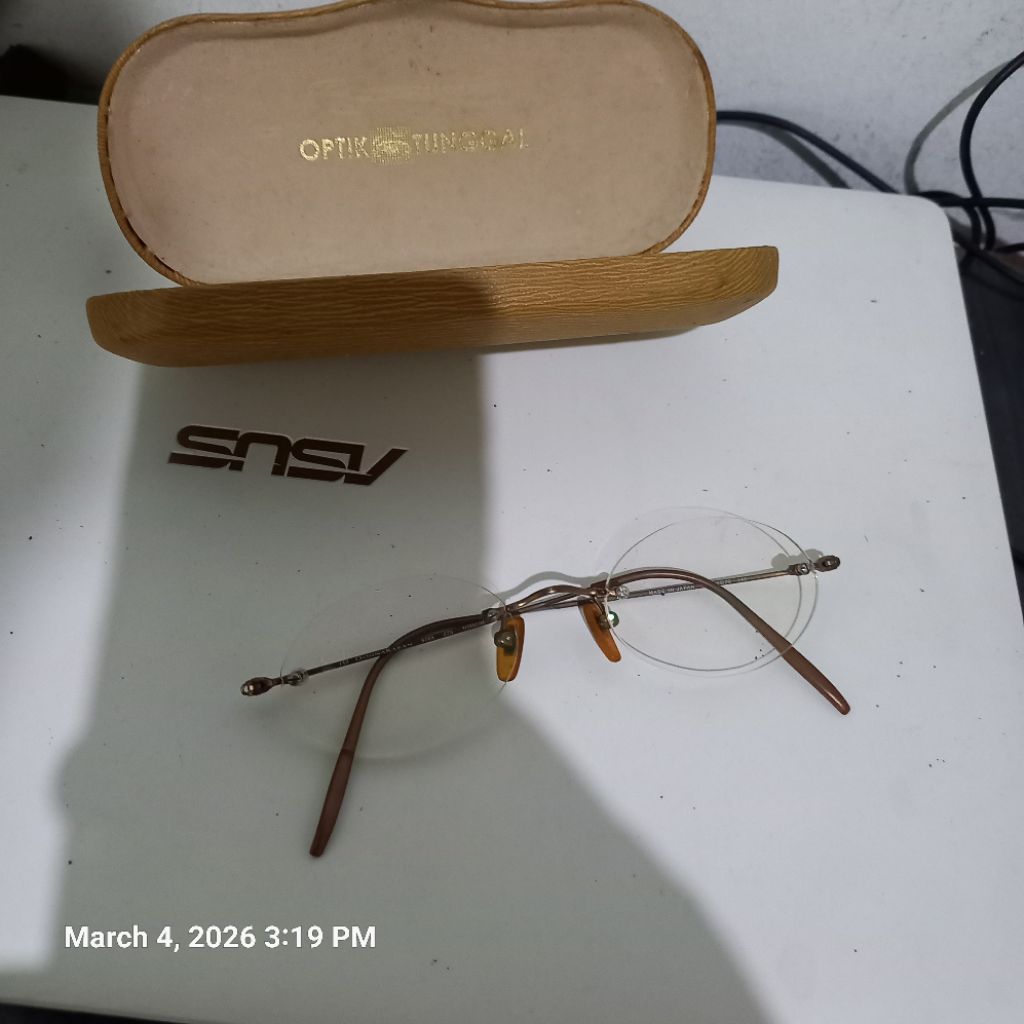 Kacamata minus bekas DONNA KARAN