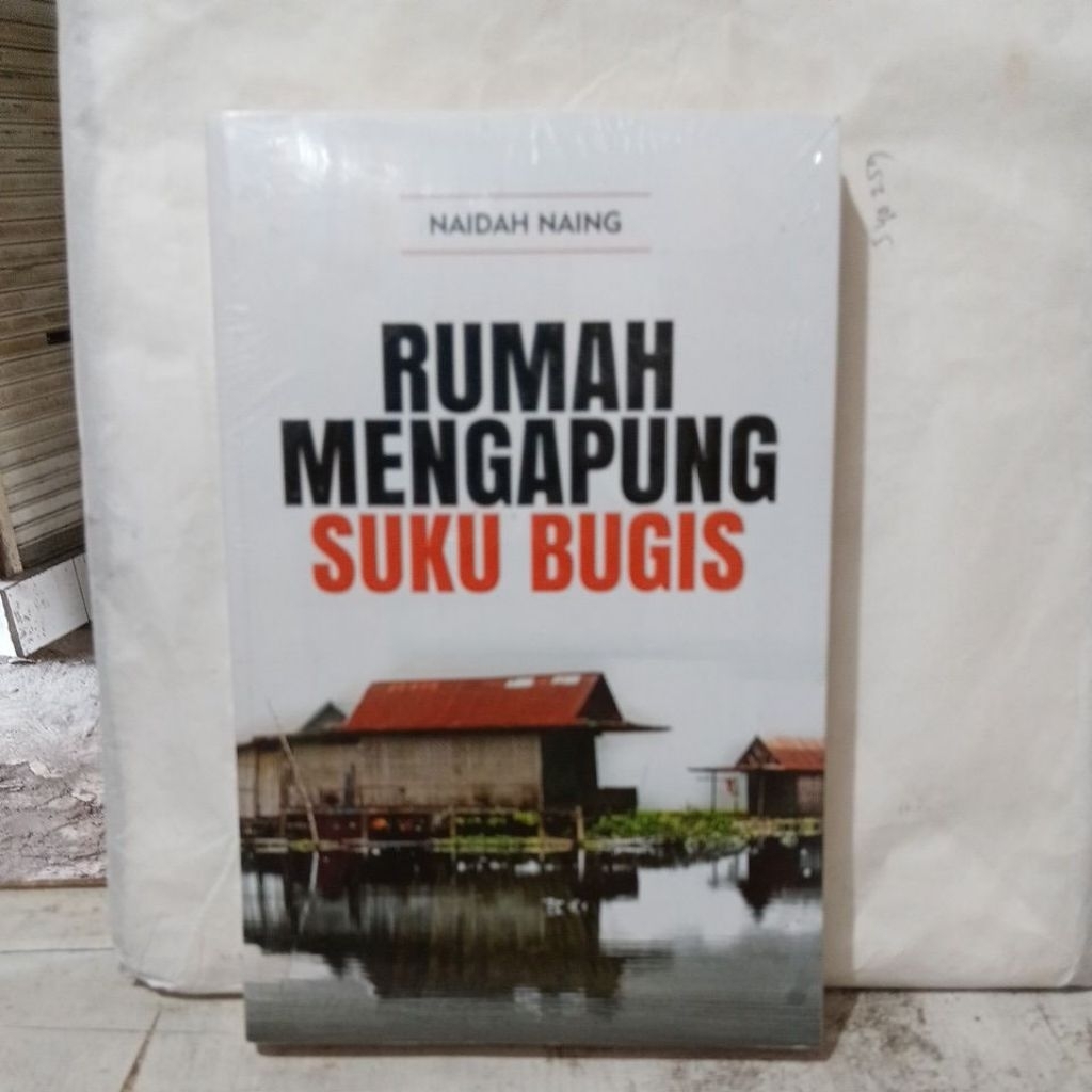 Buku Rumah Mengapung Suku Bugis