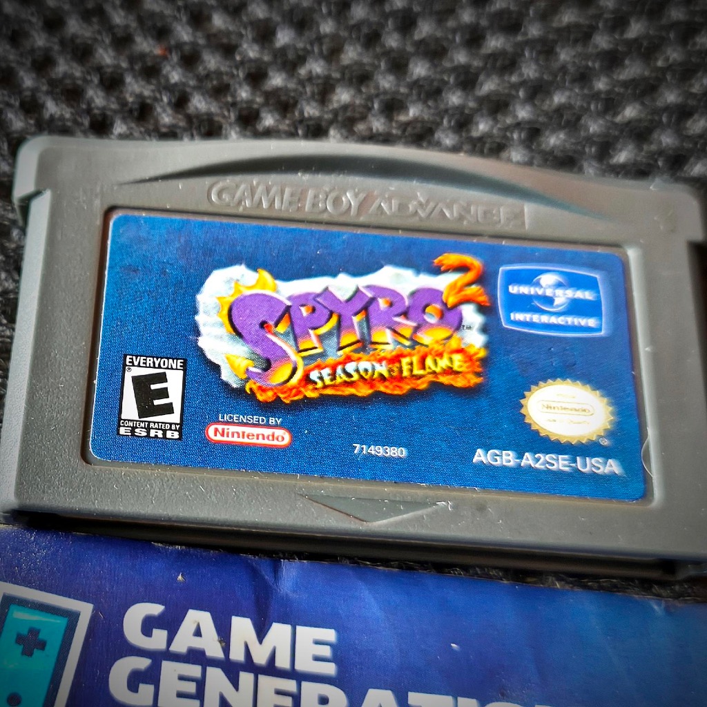 SPYRO 2 Season of Flame Nintendo Game Boy Advance Original