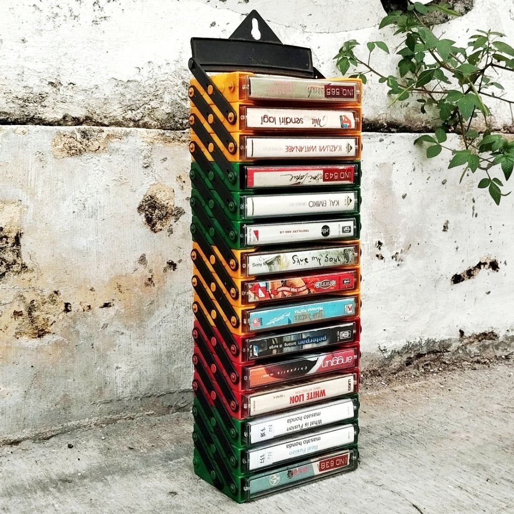 rak kaset pita display vintage