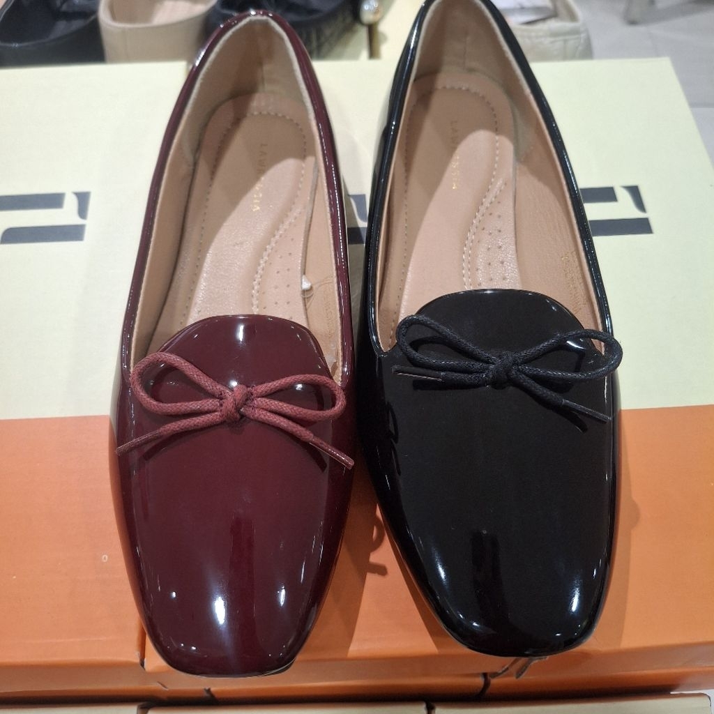 SEPATU FLAT WANITA LAWRENSIA