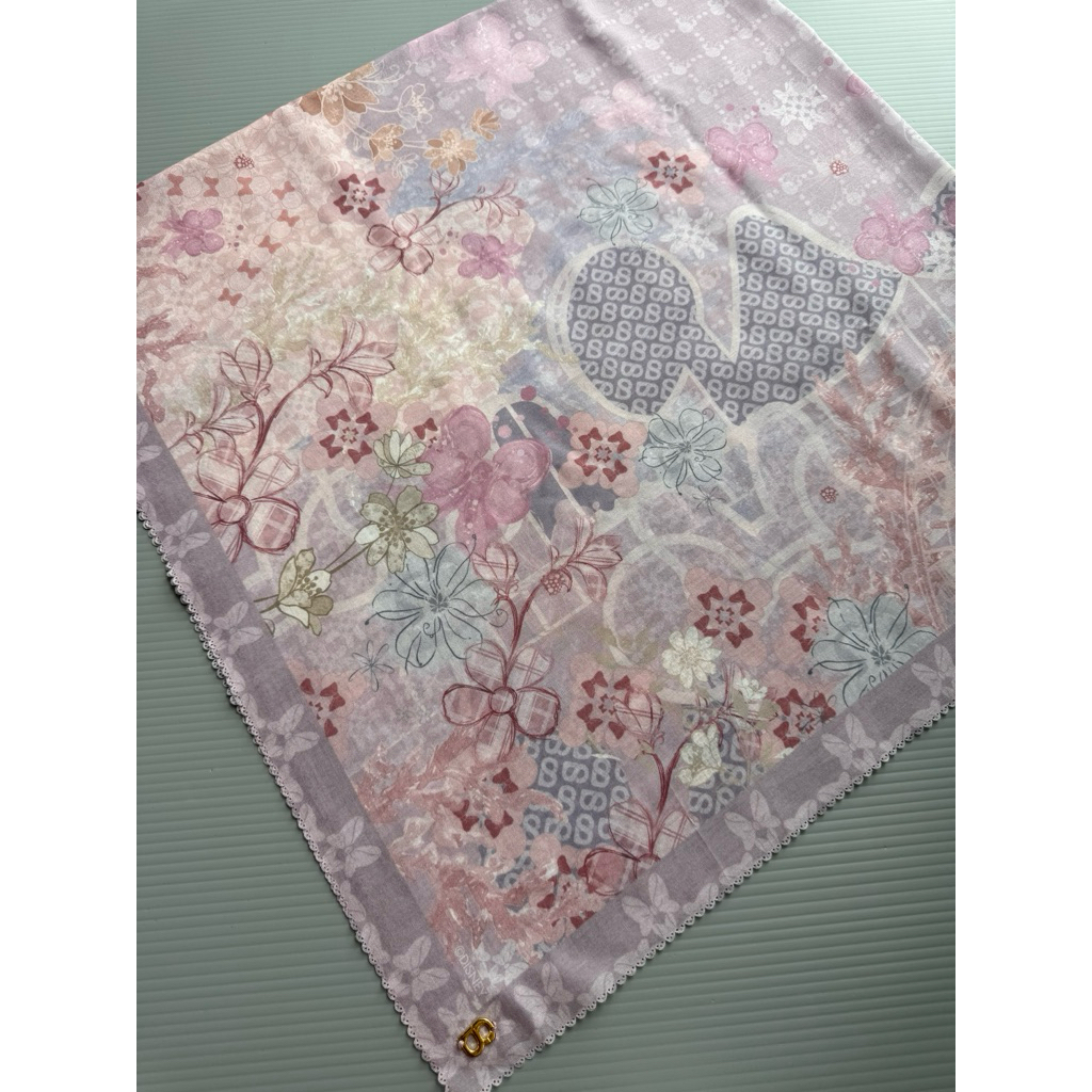 The Dream Park Viola - Buttonscarves