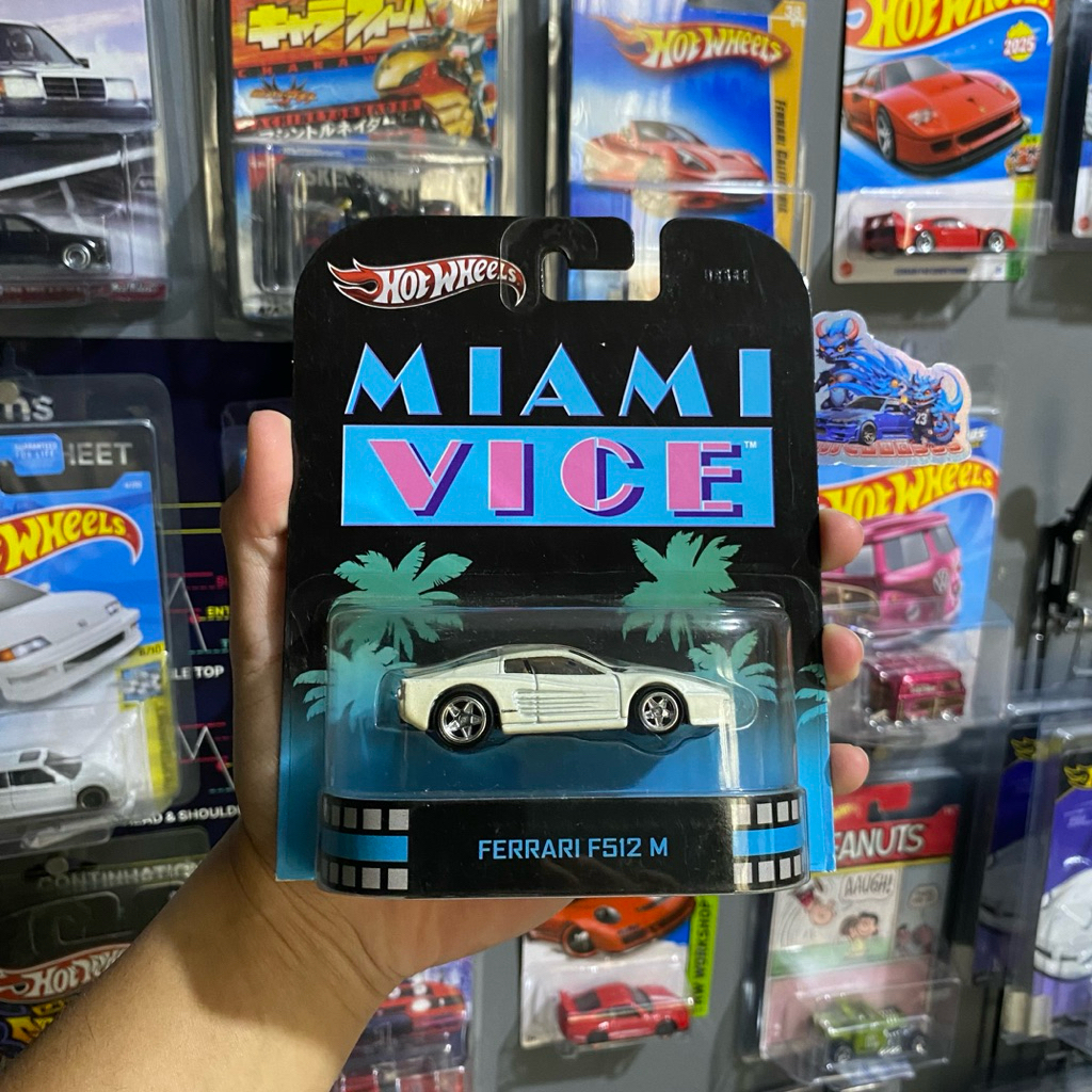 HOT WHEELS FERRARI F512M MIAMI VICE (FREE PROTECTOR)