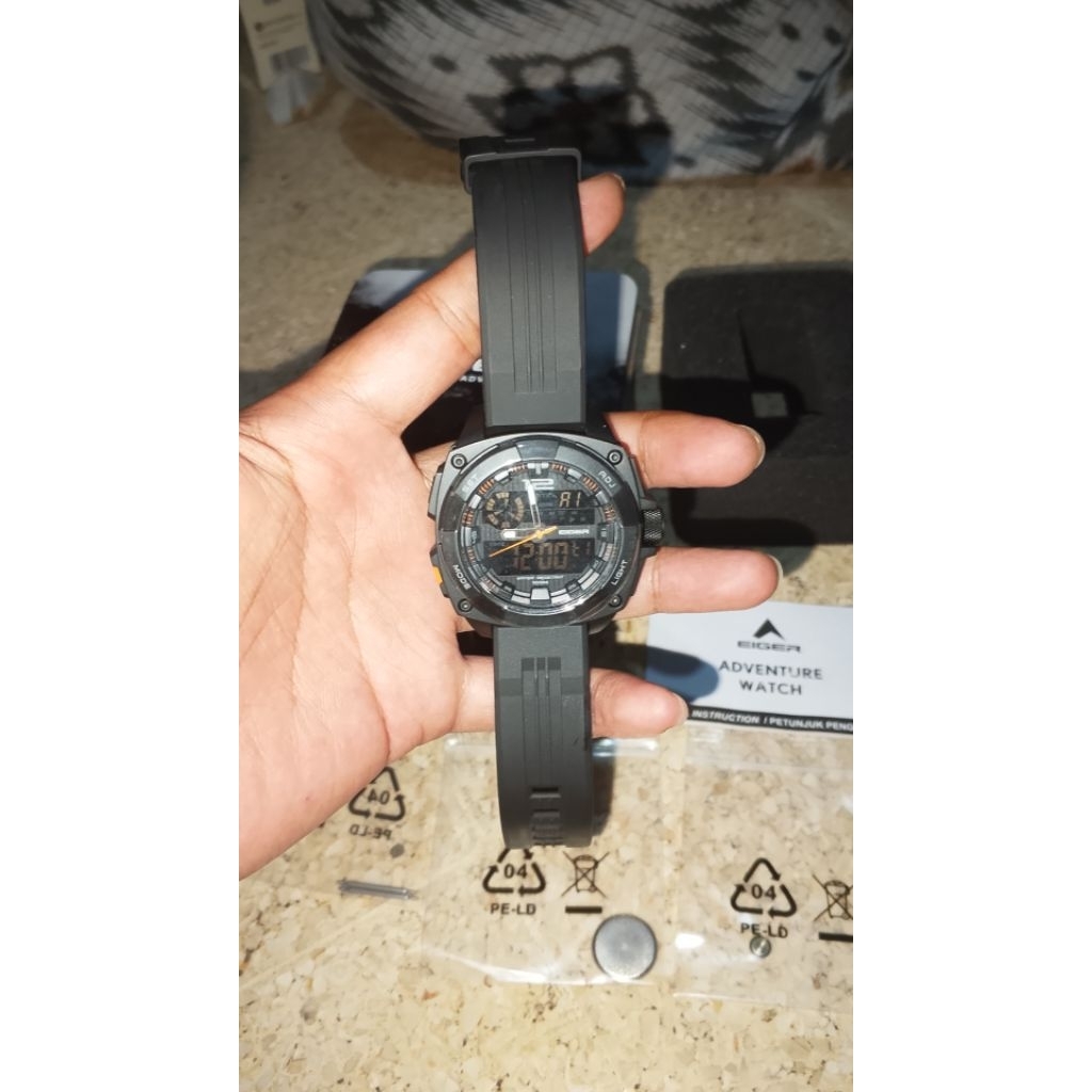 Jam Tangan EIGER ANTERO Original Digital-Analog Outdoor – Like New