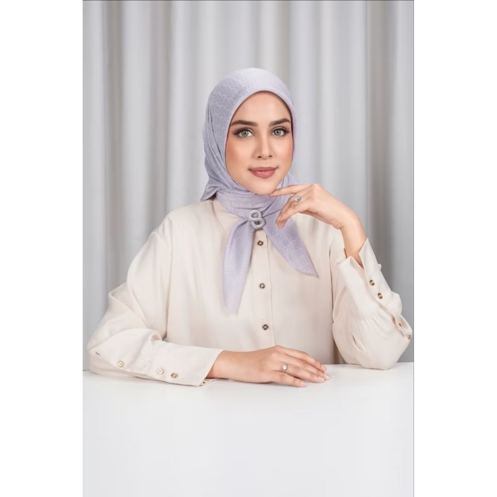 Buttonscarves Tapis Embossed 2.0