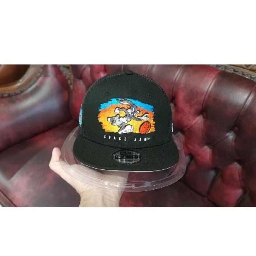 New Era x Space Jam: A New Legacy Bugs Bunny 9Fifty Mesh Trucker Snapback Cap Hat
