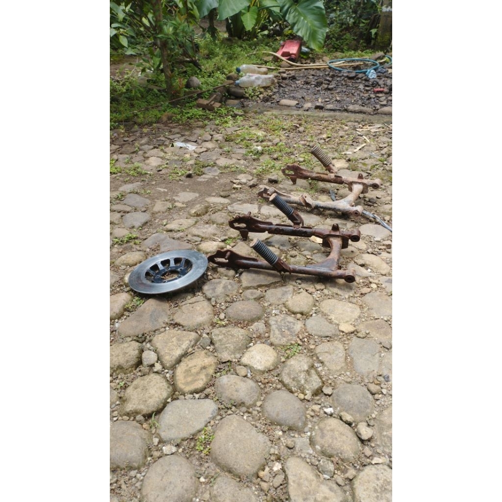 Swing Arm GL100/CB100 original