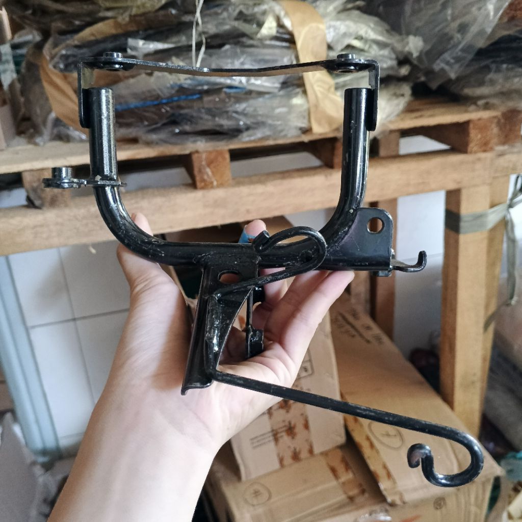 (BWH JMRN) BESI DUDUKAN LAMPU SCOOPY 2017-2020 Braket Panel Lampu Depan Tameng Dasi Pangkon Scoopy e