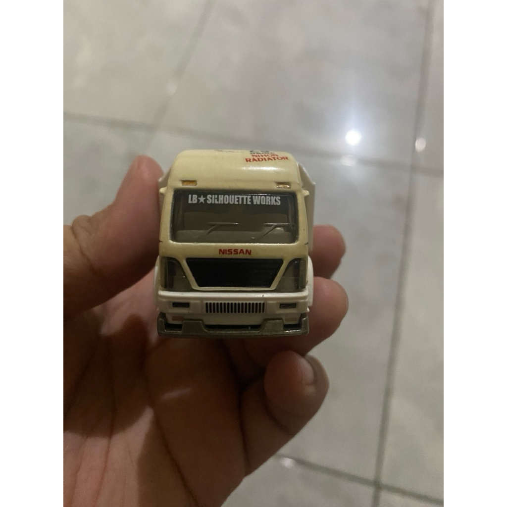 Hotwheels Towing truck LBWK petir