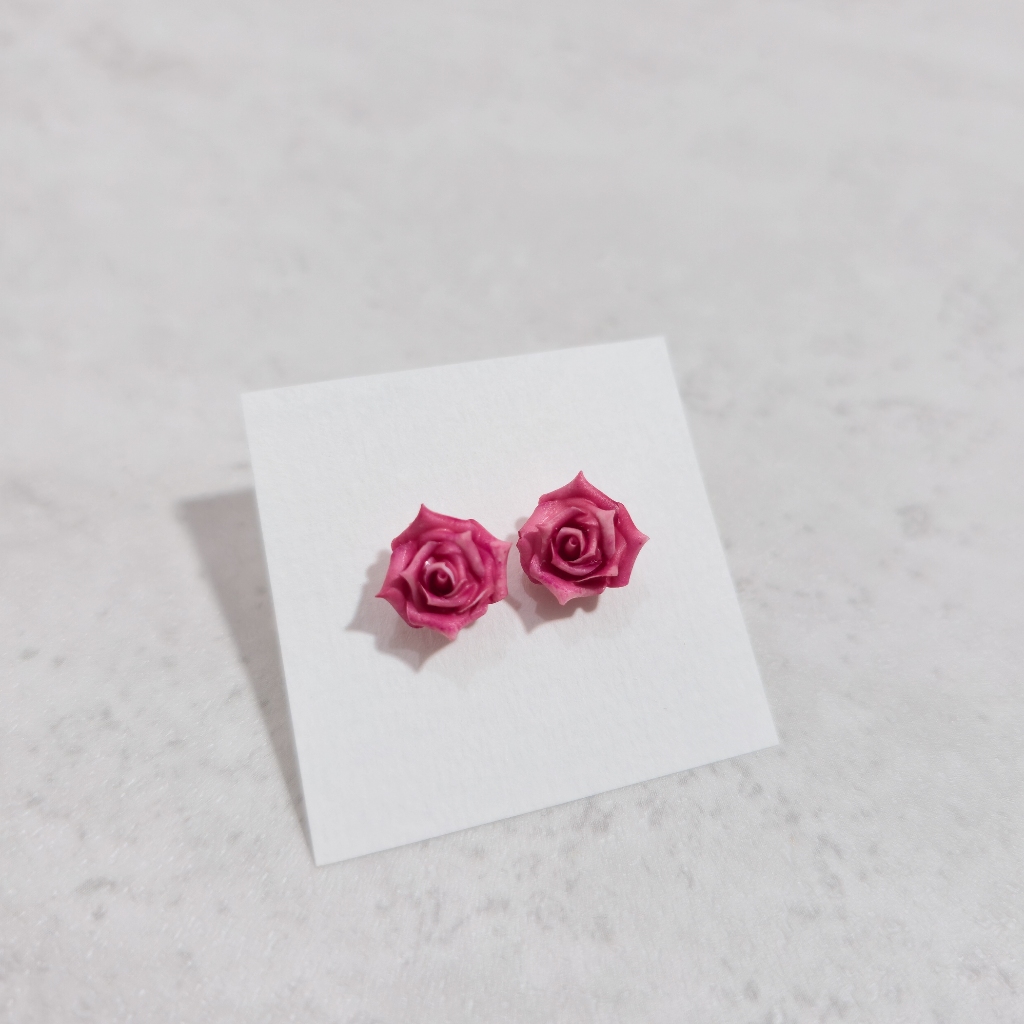 Anting tusuk stud plastik bunga mawar