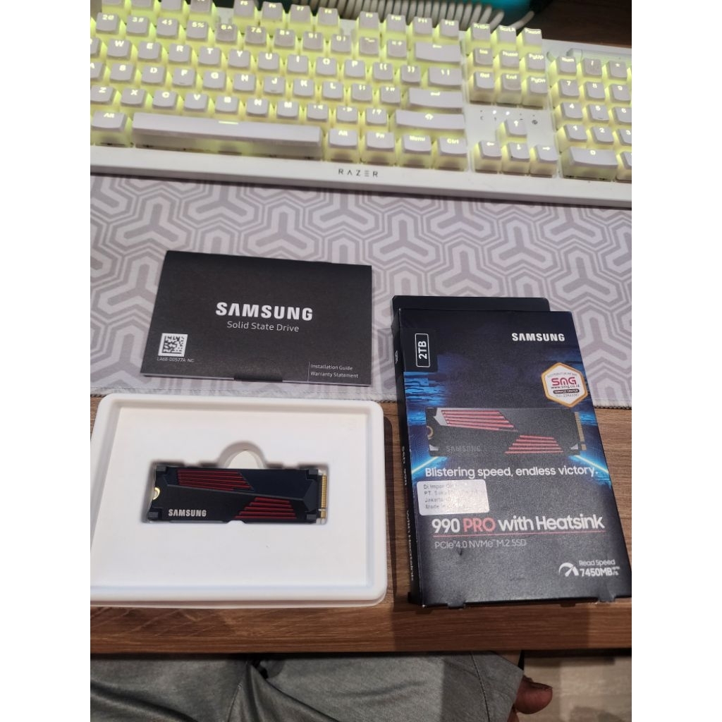 SSD Samsung 990pro with heatsink. 2TB