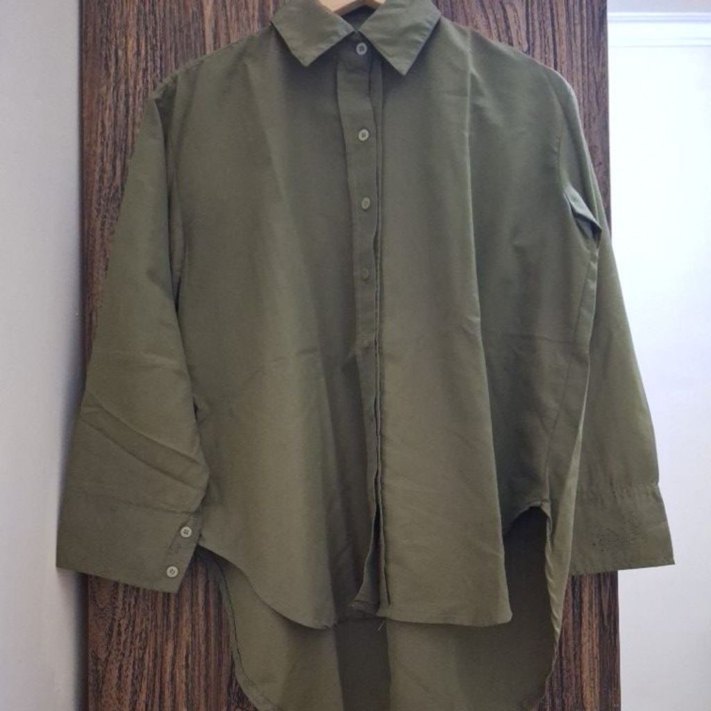 (PRELOVED) KEMEJA WANITA HIJAU ARMY