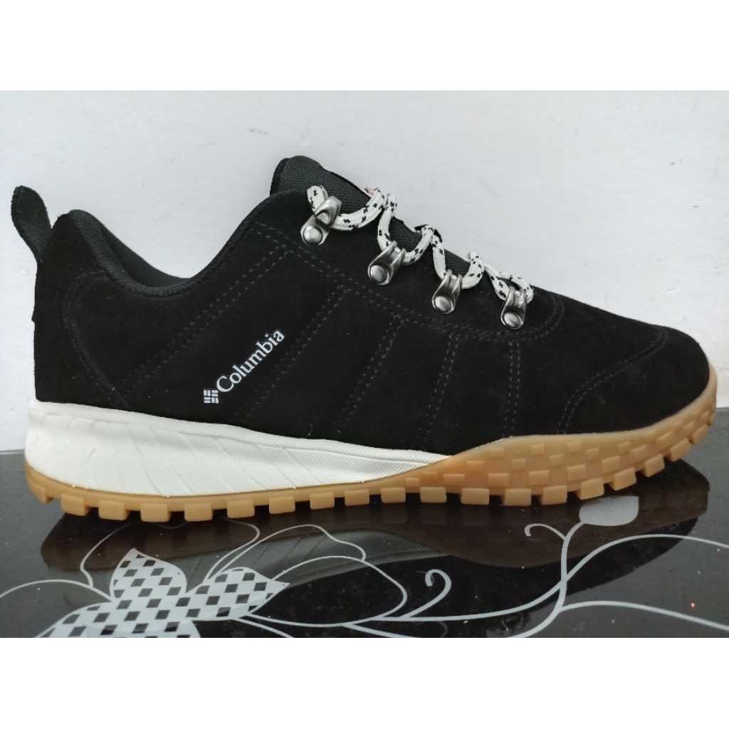 New Shoes - Columbia Size 44