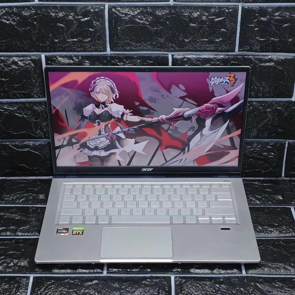 Laptop Acer Swift X AMD Ryzen 5 5600U 16/512GB RTX 3050