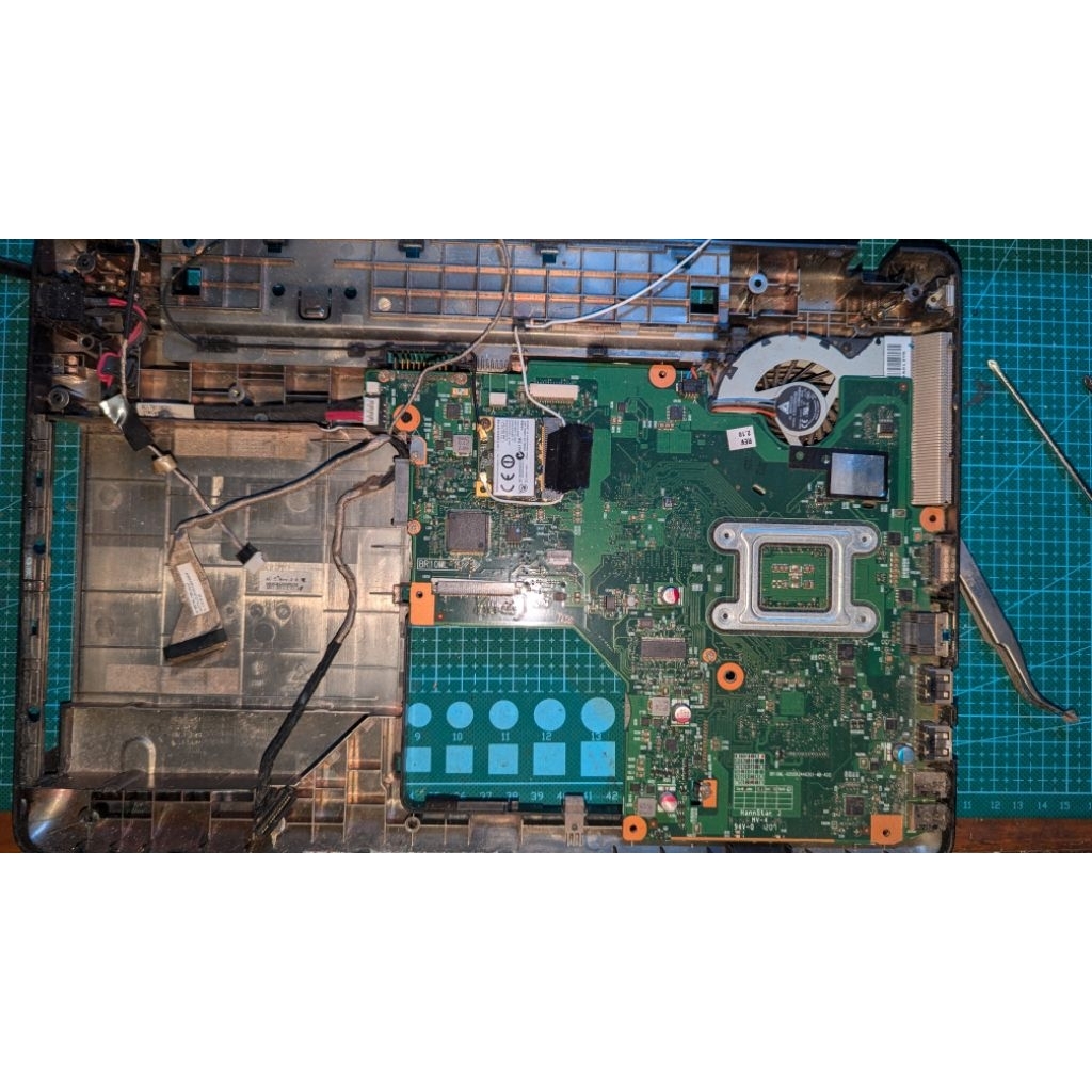 MOTHERBOARD TOSHIBA SATELITE C600 BEKAS ORIGINAL NORMALL