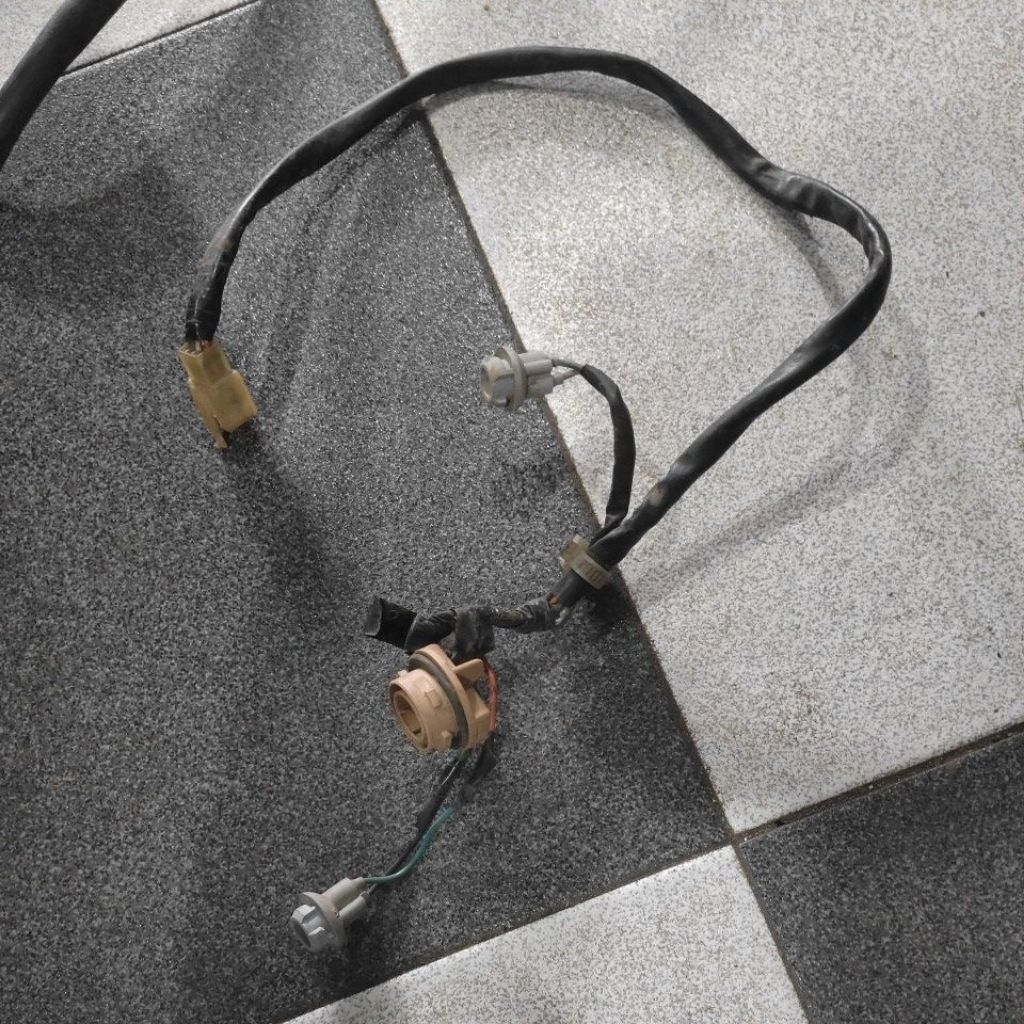 kabel bodi soket lampu belakang beat fi esp 2013 2014 2015 ori