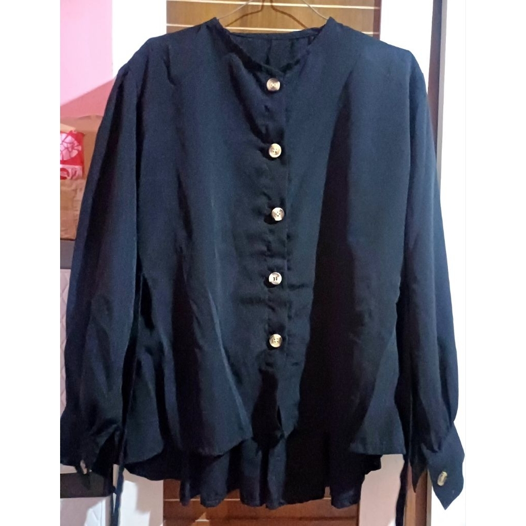 PRELOVED KAMEJA HITAM KULIAH KERJA NUDIE JEANS C0 /BLOUSE WANITA