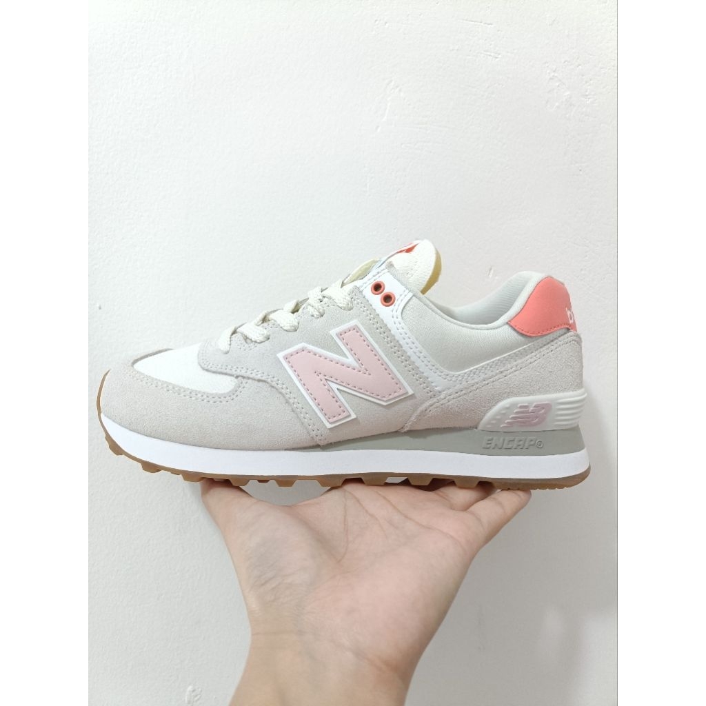 SNEAKERS NEW BALANCE 574 ORIGINAL STORE RESMI (WL574IPK) MULTICOLORS FOR WOMEN / SEPATU SNEAKERS 574