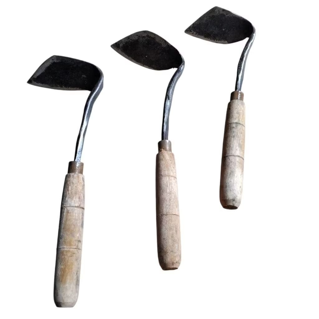 cangkul miring wangkil rumput