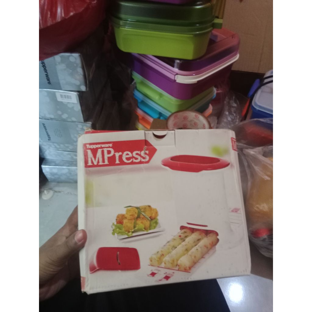 New // Mpress Tupperware