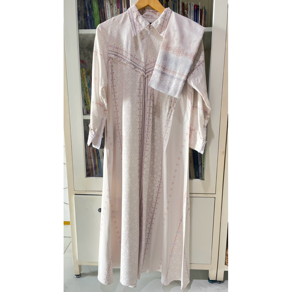 Set Dress Hijab segi 4 Merk Uwais
