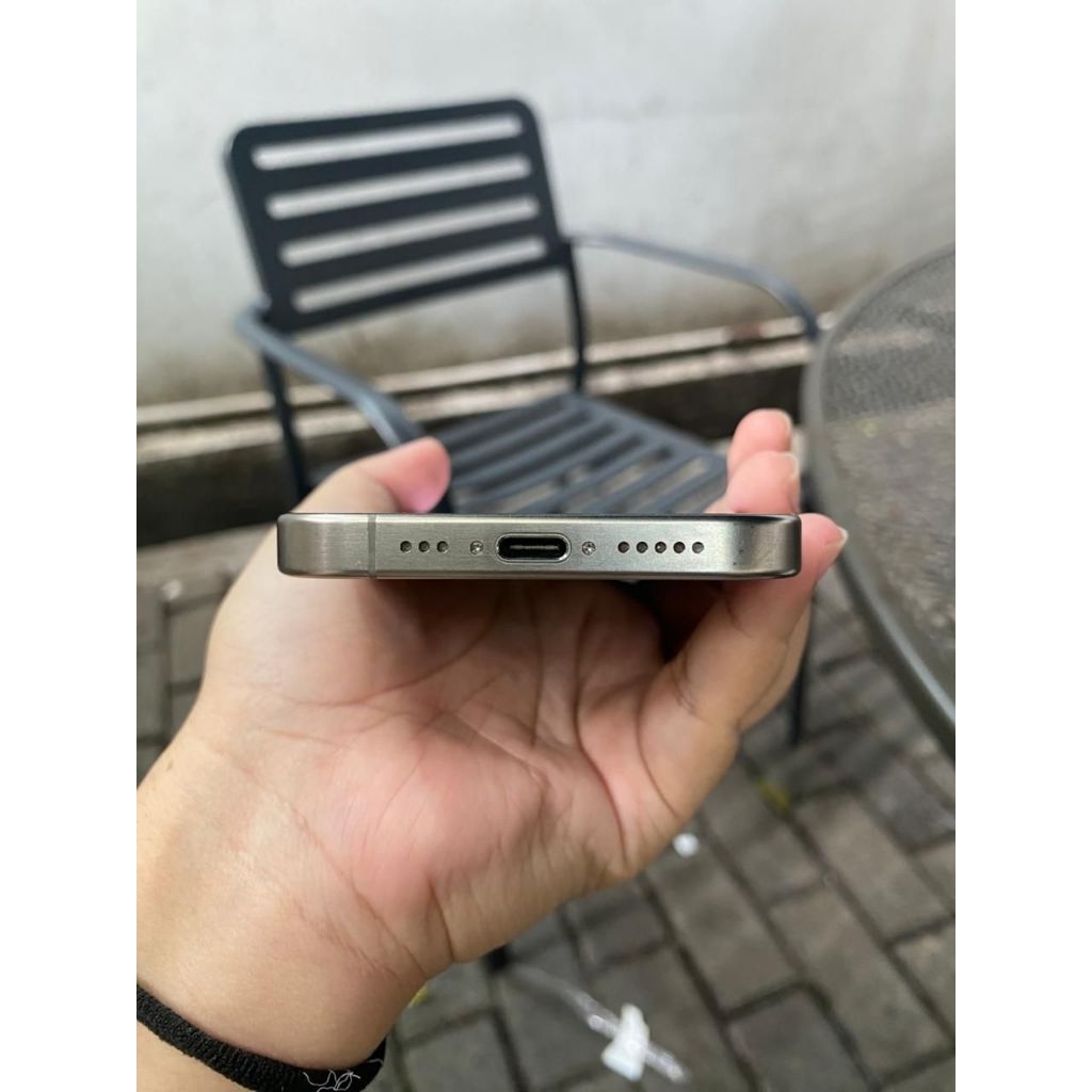 iPhone 15 pro 128