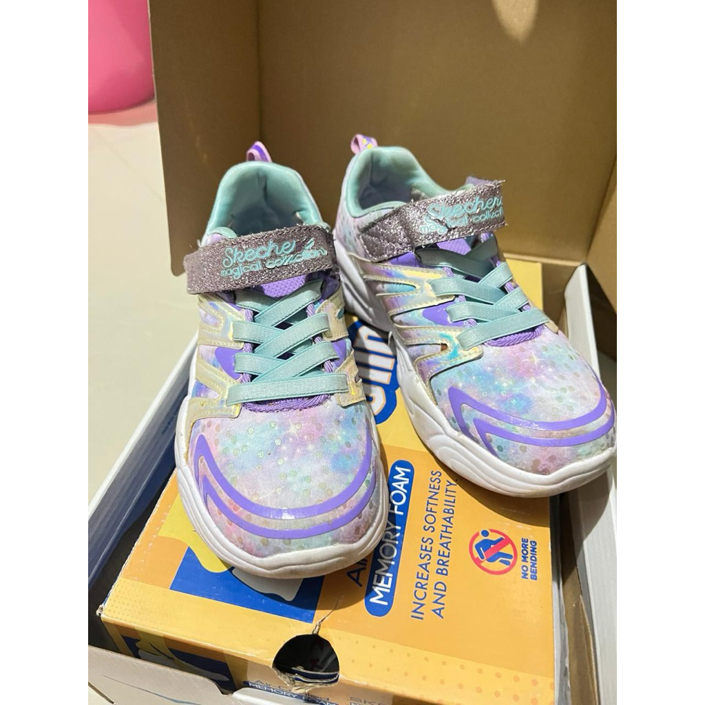 preloved sepatu anak skecher wanita