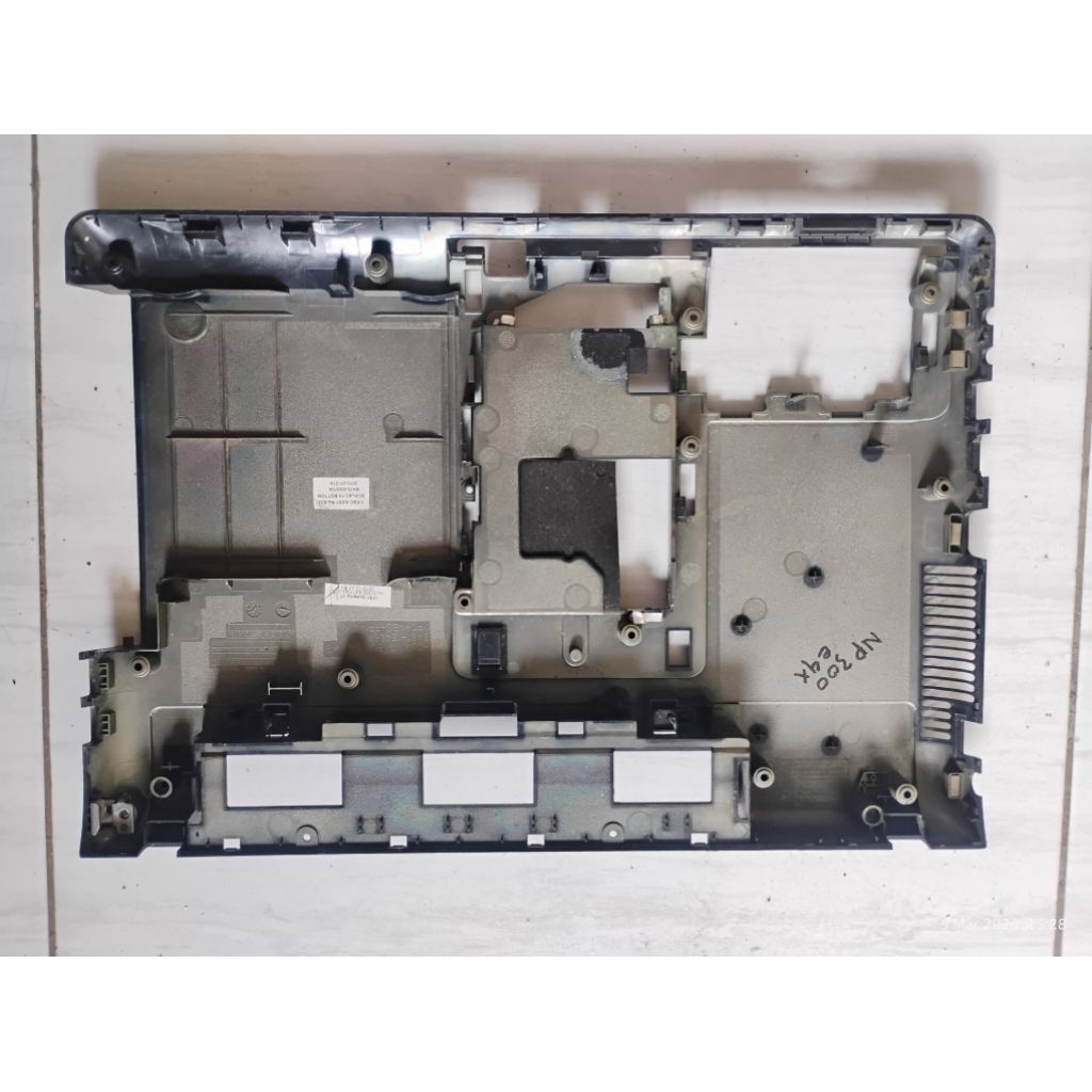 casing laptop battom case samsung np300e4x no repair