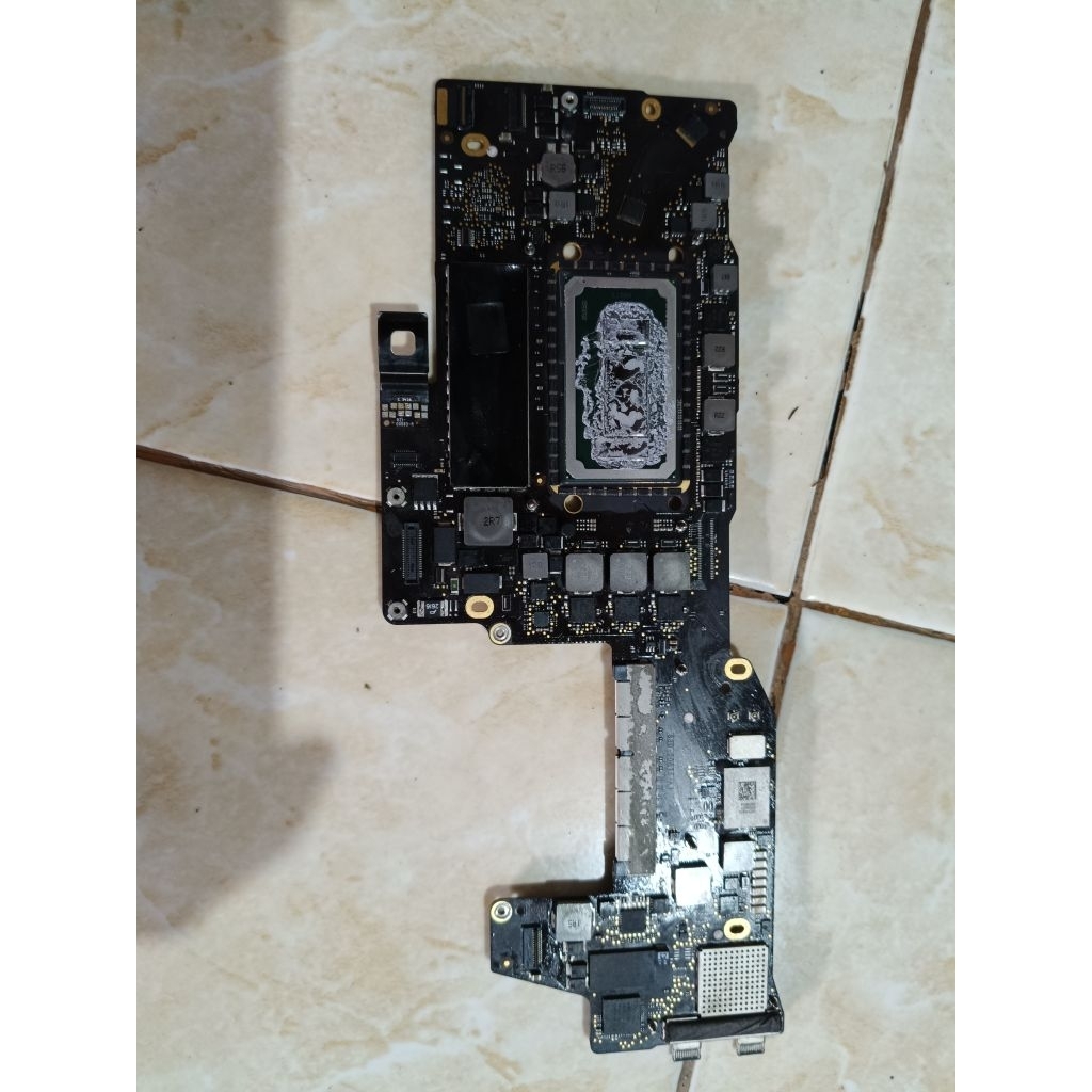 Logicboard / mesin macbook A1708 Matot dan pretel