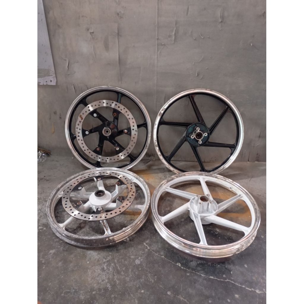 velg palang 6 merk YOKO tinggal velg depan saja PNP satria 2 tak (PR minta cat ulang)