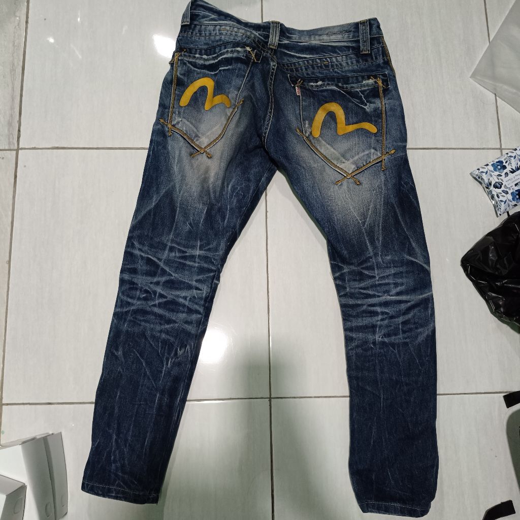 Celana jeans EVISU size 30