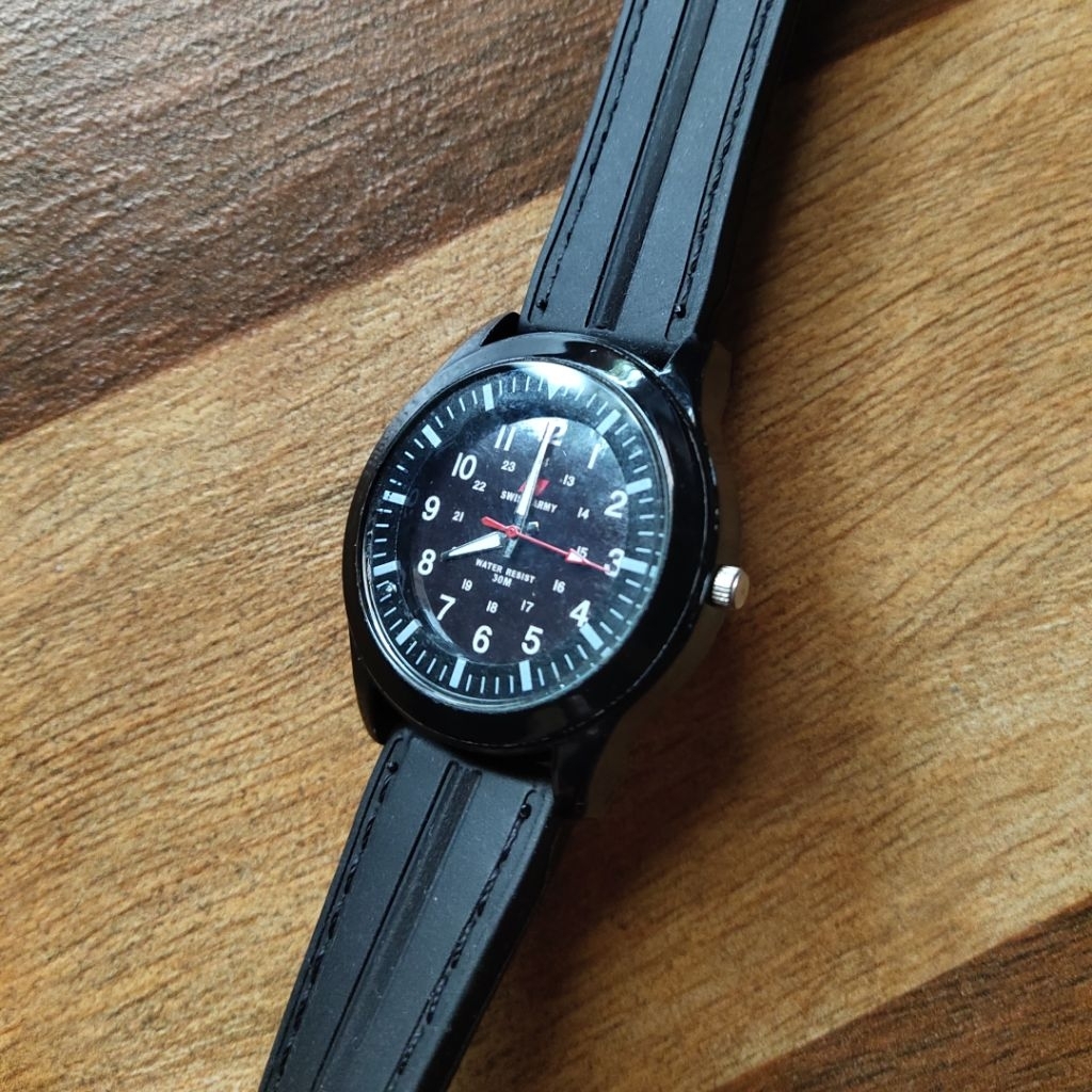 JAM TANGAN PRIA BEKAS RUSAK