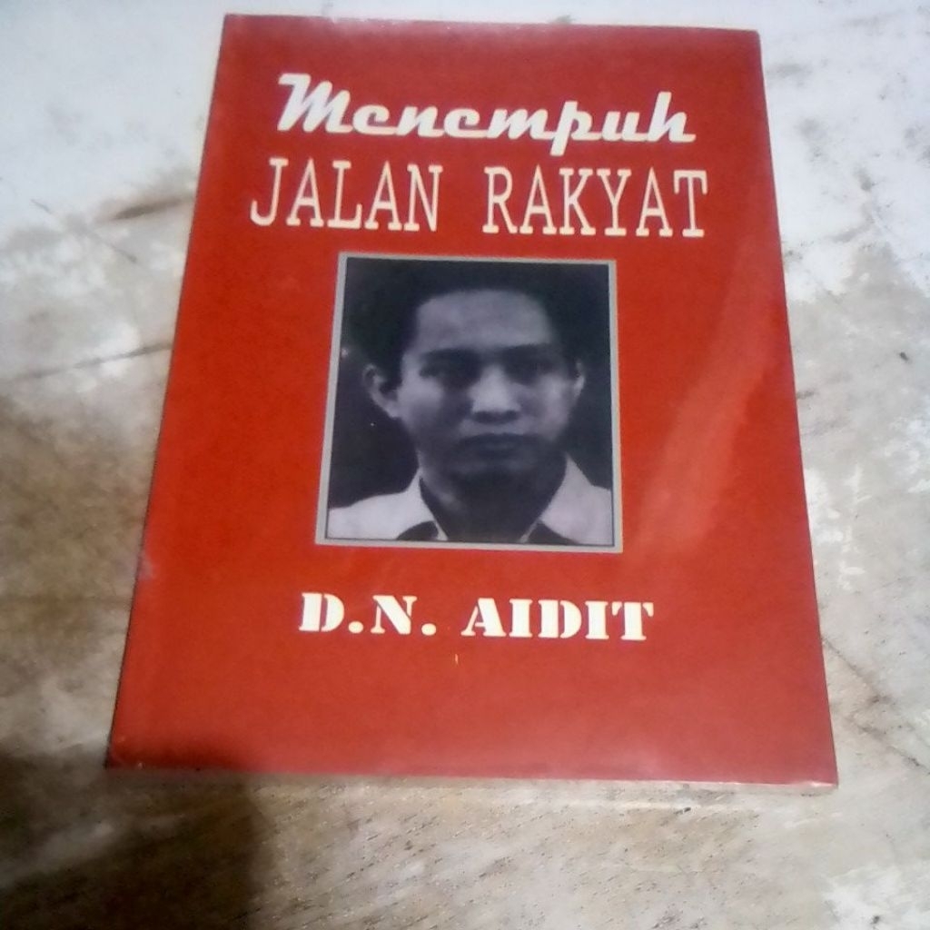 Menempuh Jalan Rakyat