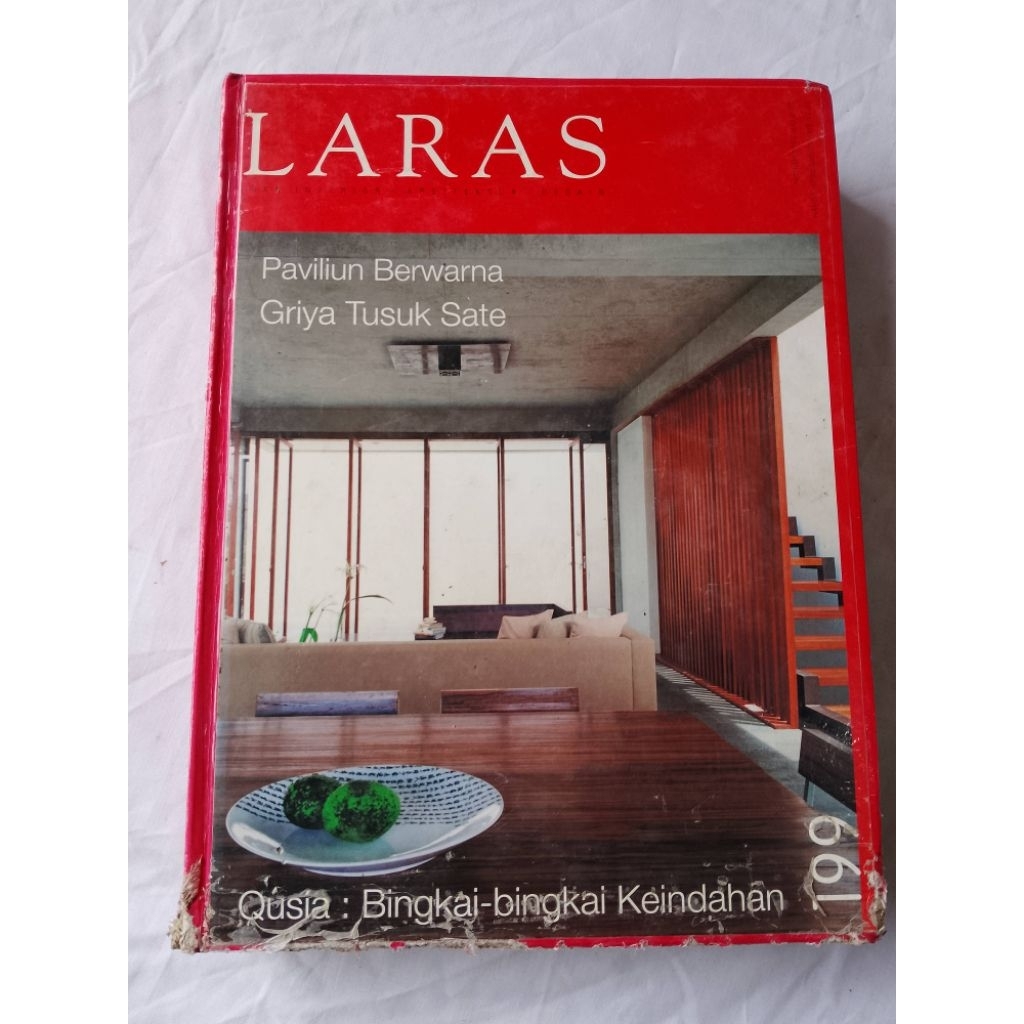 MAJALAH LARAS BUNDEL PAVILIUN BERWARNA GRIYA TUSUK SATE