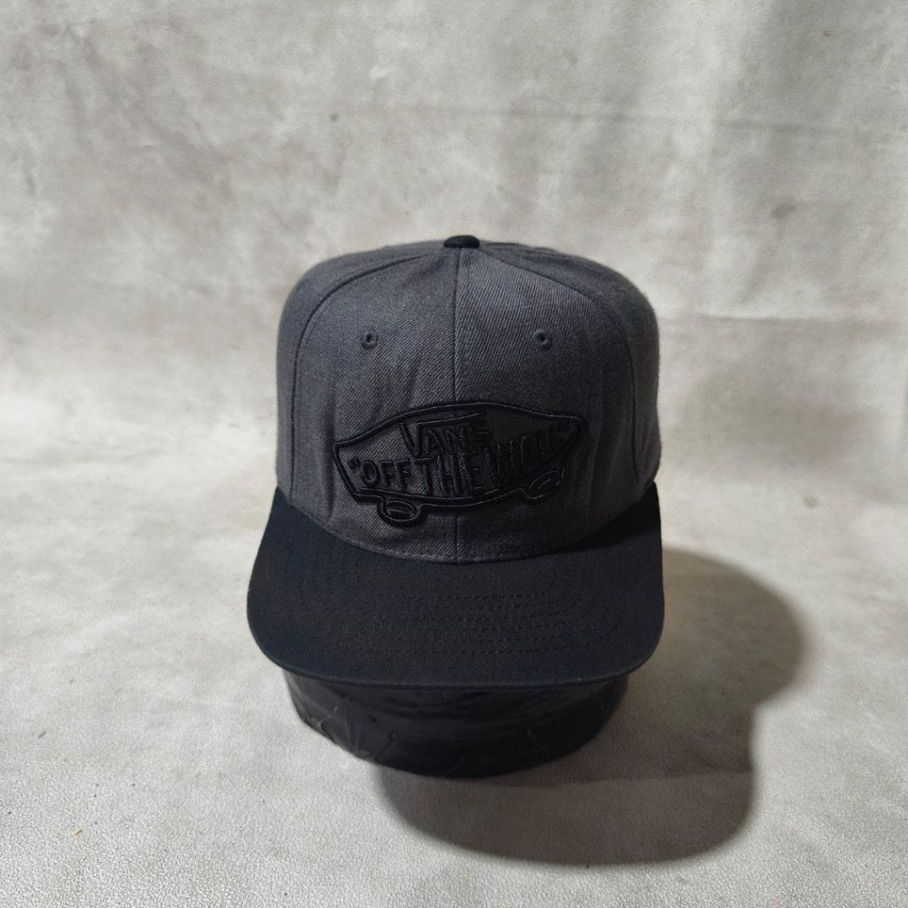 Topi snapback pria vans abu hitam