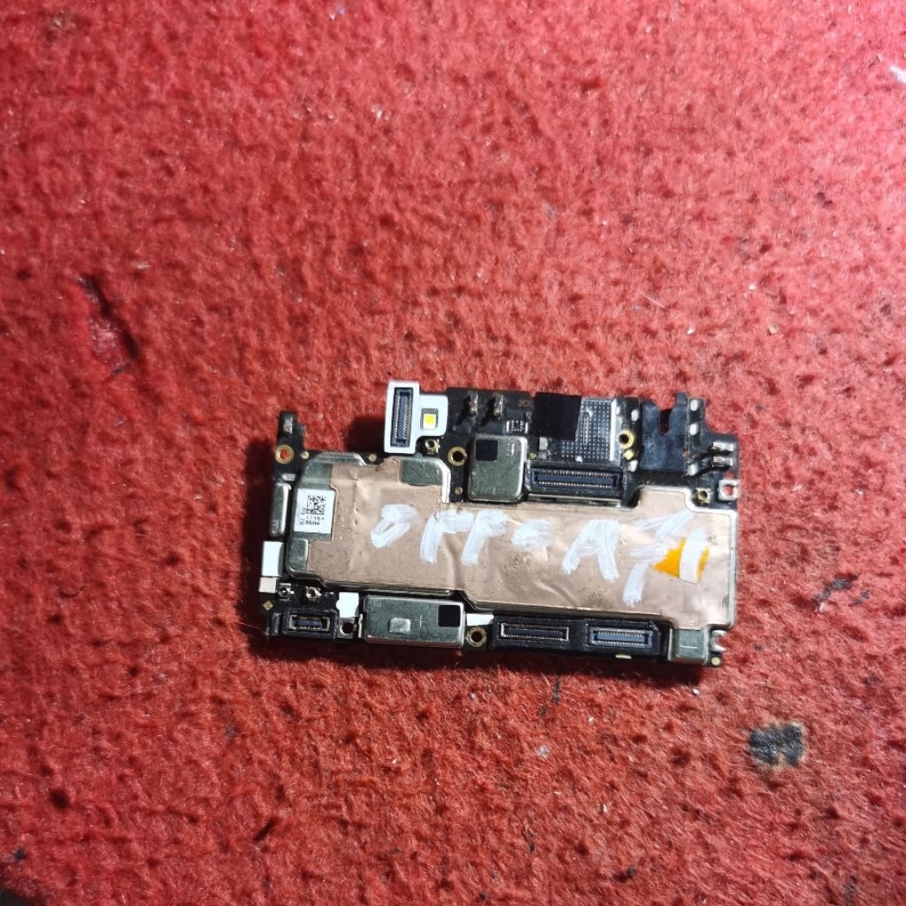 mesin oppo a71 mesin mati untuk bahan mesin masi mulus ic cpu emmc ada.
