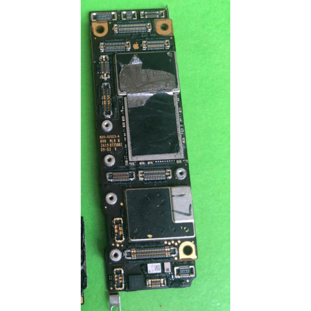 mesin iPhone 11 lock iCloud