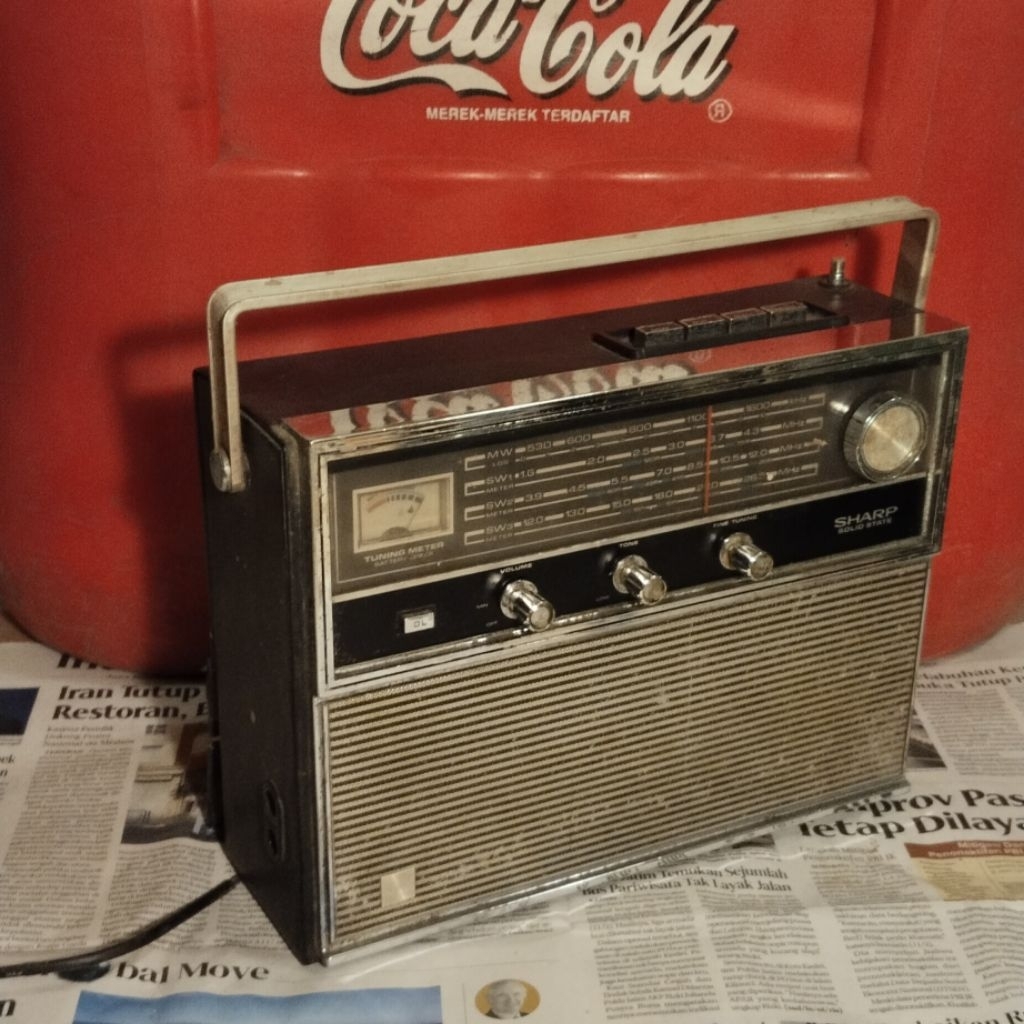 radio antik off sharp jadul vintage pajangan cafe