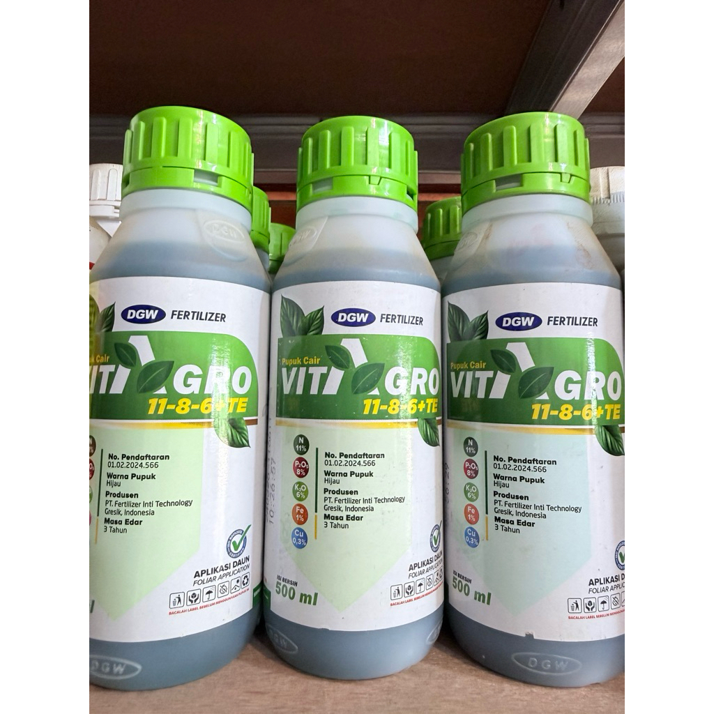 Pupuk Cair Vitagro 11-8-6+TE  pupuk daun cair berwarna hijau yang diformulasikan khusus dengan nutri