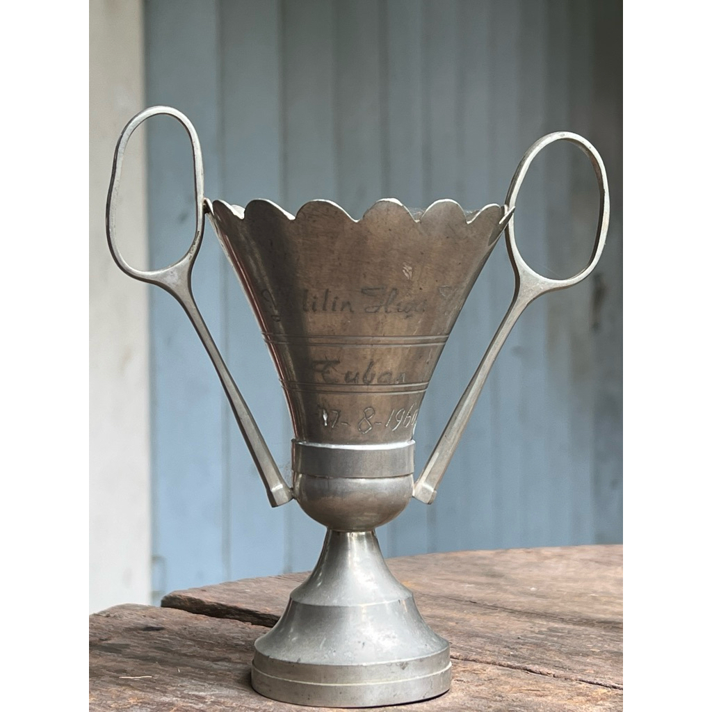 Piala / Trofi Lawasan untuk Hiasan Meja Marking Tahun 1960