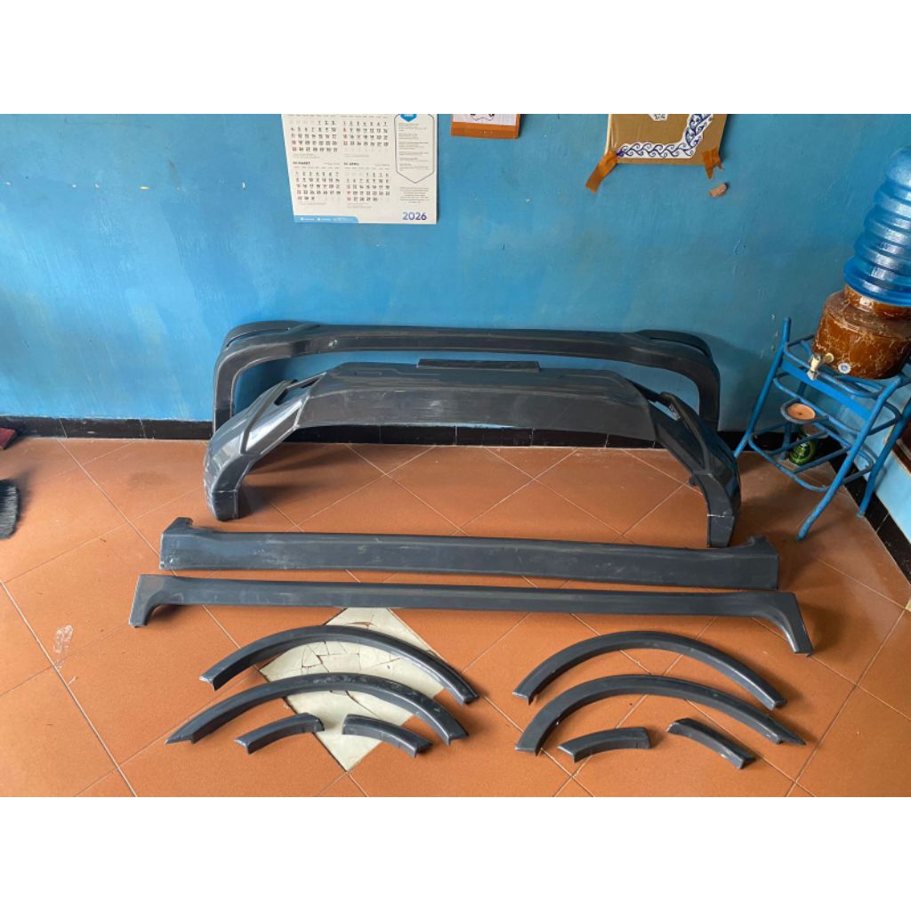 bodykit set/bodykit depan, belakang, samping beserta over fender Innova reborn facelift venturer