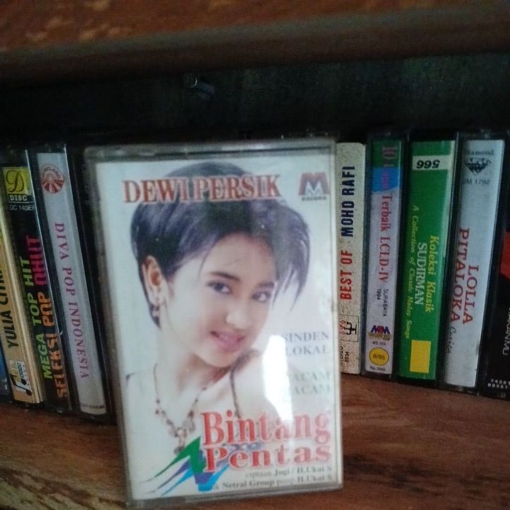 kaset pita dewi persik bintang pentas