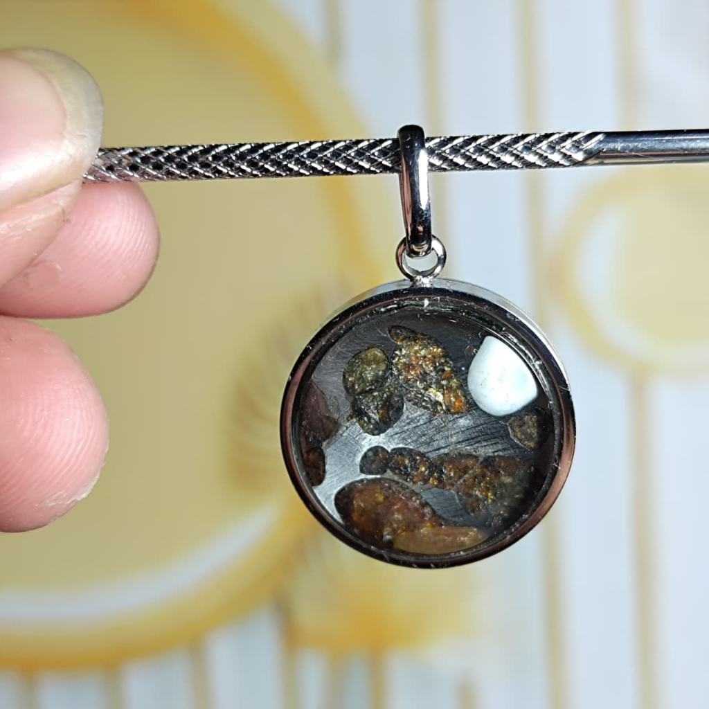 Natural Pallasite kenya Sericho Olive Meteorite 2cm Pendant Tipe 1 (2)
