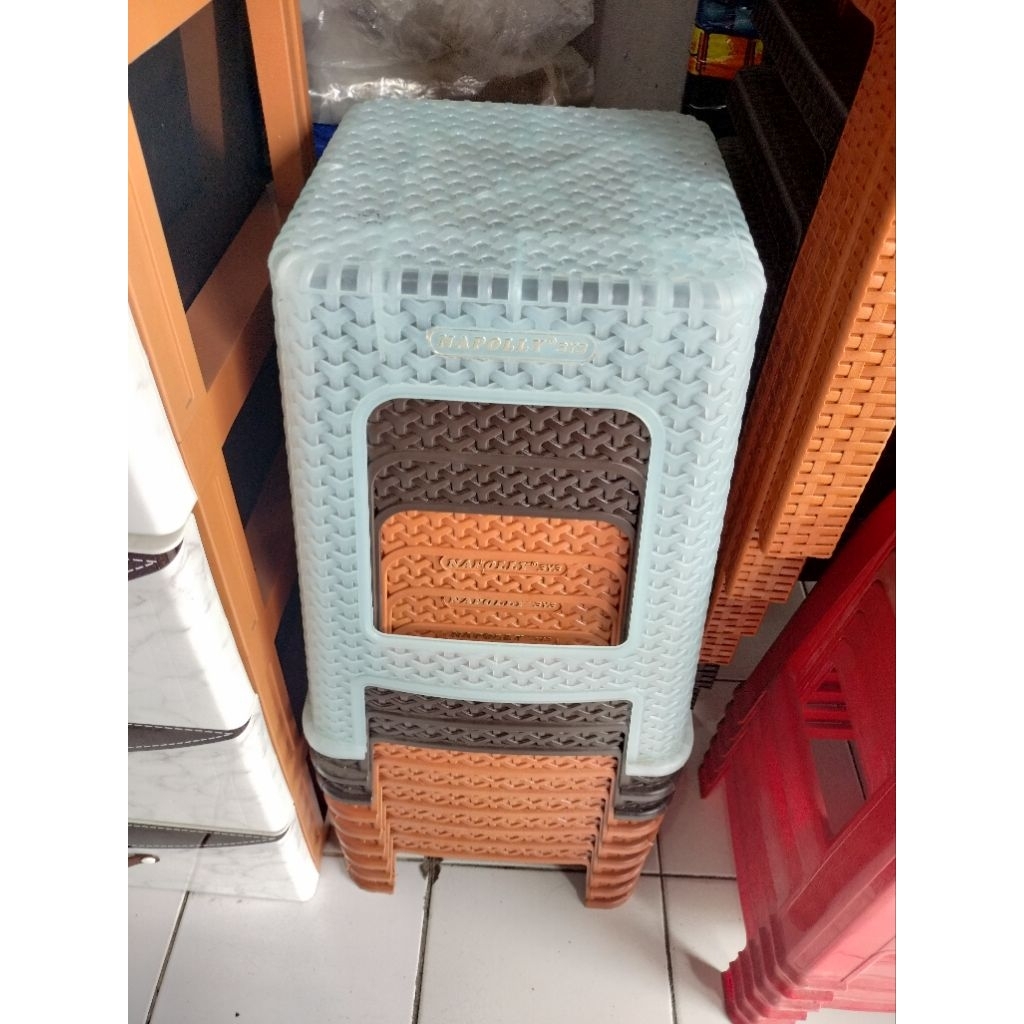 Bangku / Kursi Plastik Bakso Napolly
