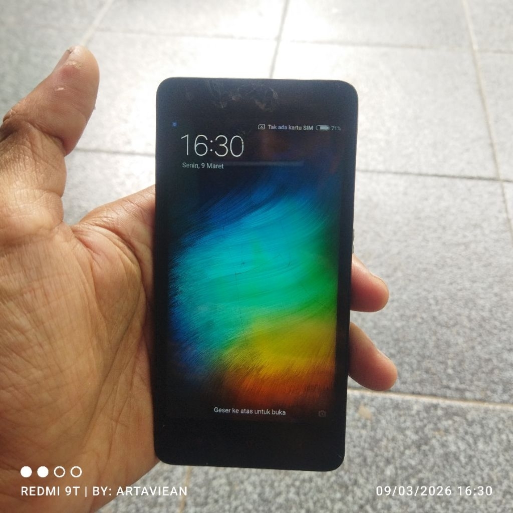 HP handphone Xiaomi Redmi 2 1/8 gb bekas hidup minus