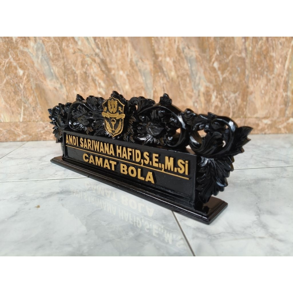 PAPAN NAMA / PAPAN NAMA MEJA UKIR / PAPAN NAMA KAYU / PAPAN NAMA MEJA KERJA / PAPAN NAMA PEJABAT / P