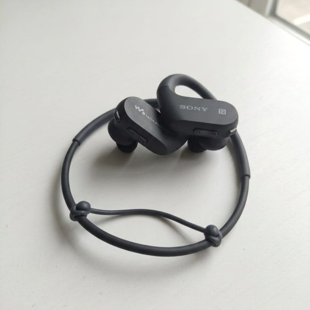 Sony Walkman NW - WS623 - MP3 Player Waterproof Bluetooth Headset