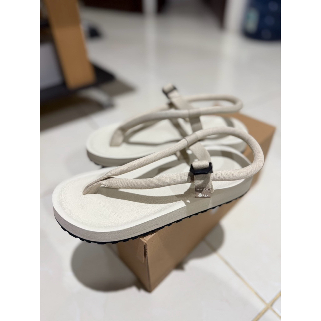 Sendal Gahalu Bajo White UK 37